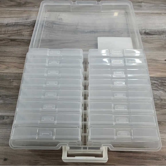 New Recollections Craft Keeper -Photo Keeper-Comes w/16 Individual Cases - Picture 2 of 3